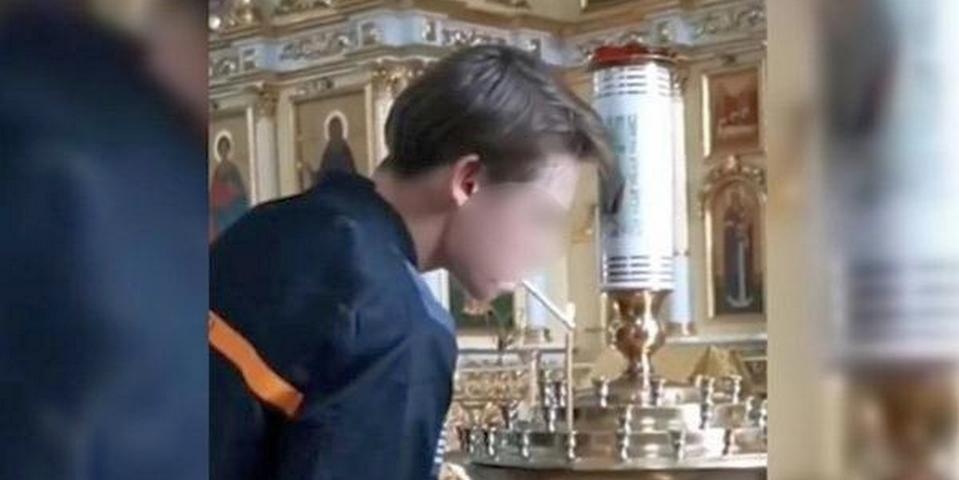 Читинская епархия РПЦ МП призвала проявить милосердие к подростку, прикурившему от свечи в храме