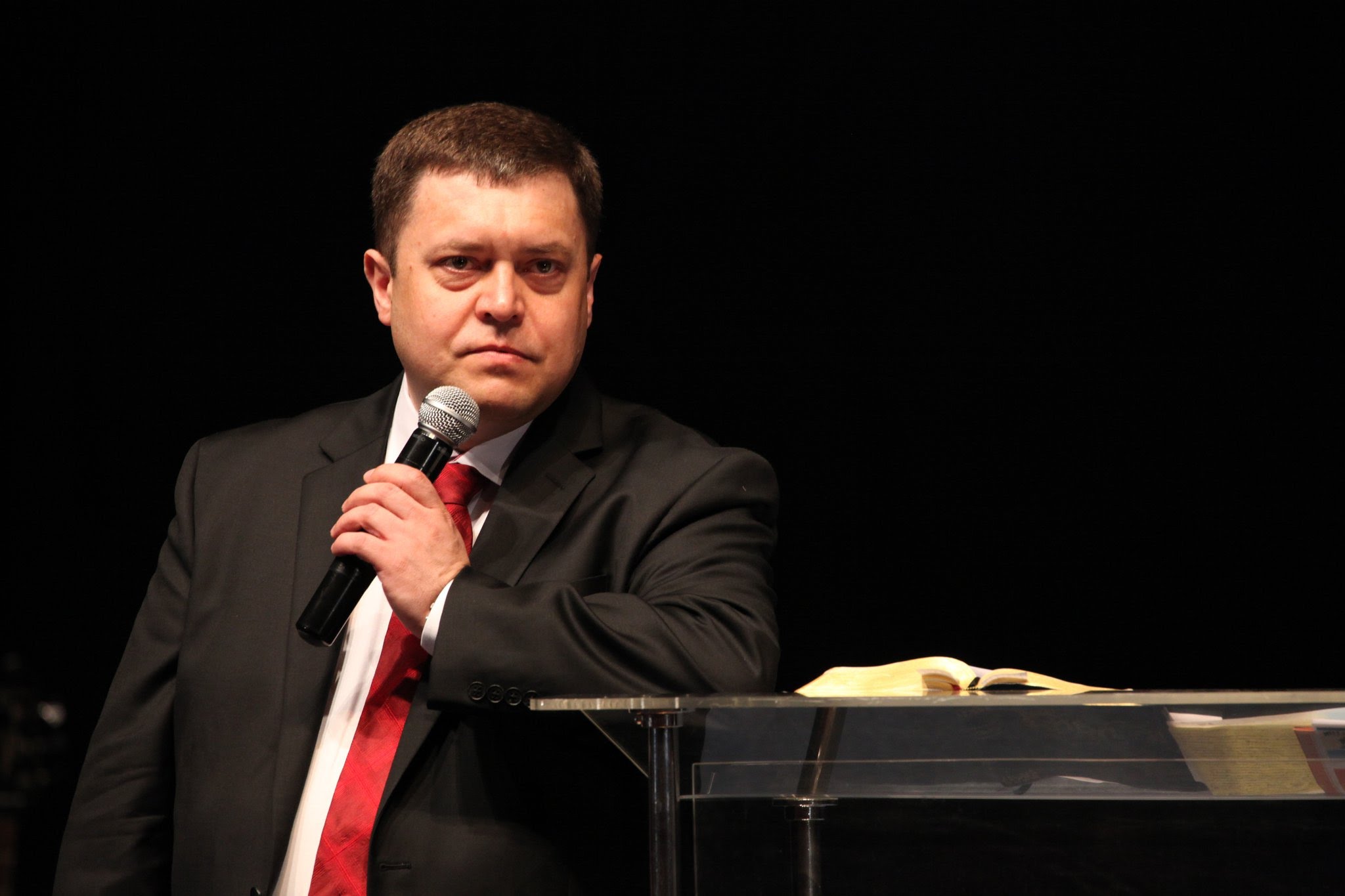Начальствующий епископ РЦХВЕ Эдуард Грабовенко заявил о том, что российские христиане должны просить прощения у христиан Украины
