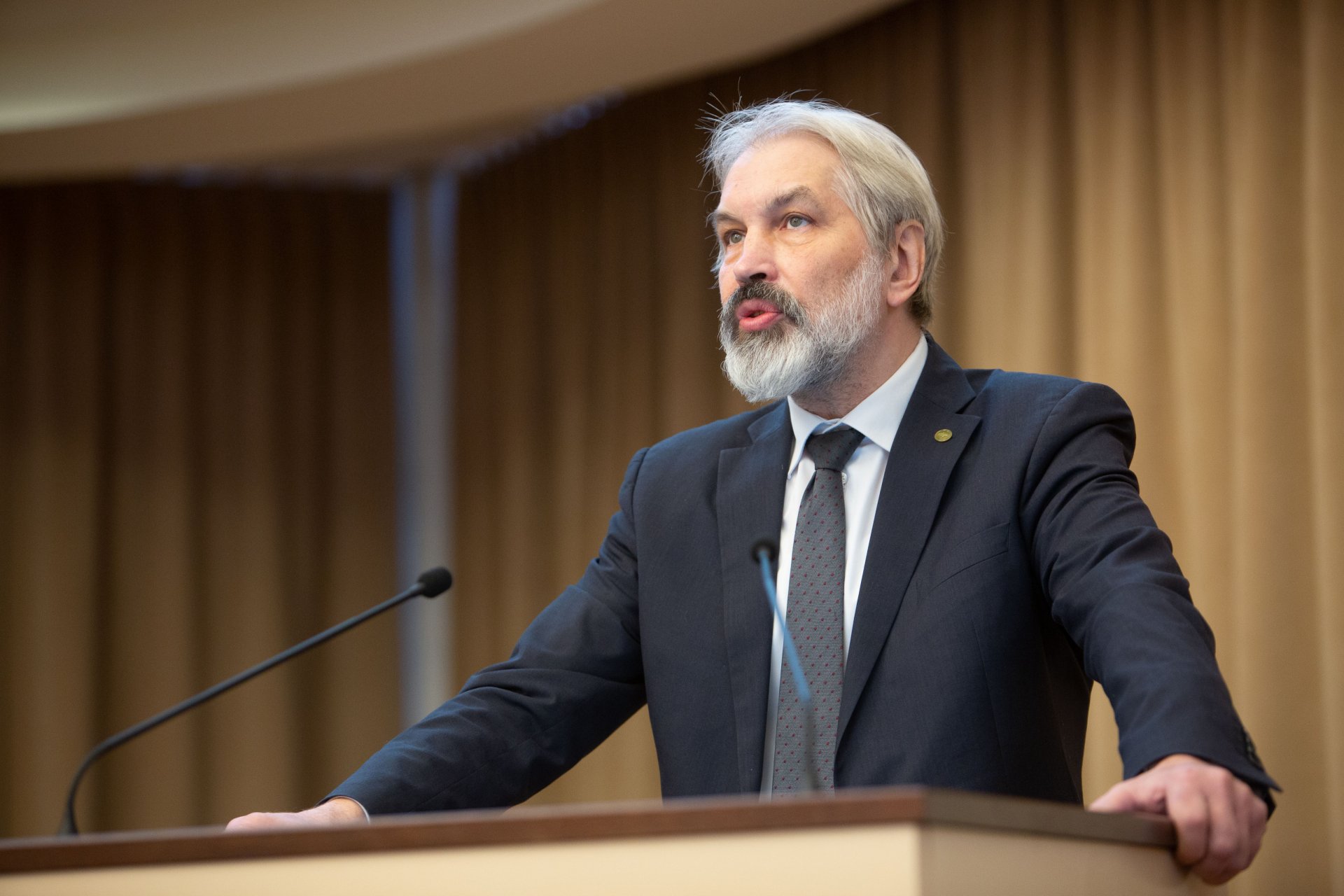 Директор Института общей генетики РАН заявил, что до потопа люди жили 900 лет, но всё изменилось из-за грехопадения