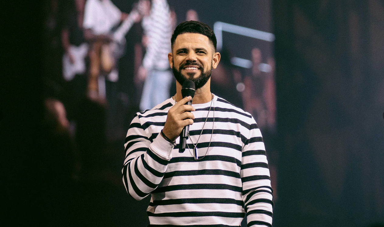 Церковь Elevation Church подверглась критике за отказ от использования слова «воскресение» и «Голгофа» в пасхальных пригласительных